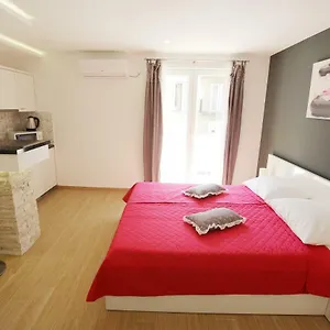 apartments-madison.hotelinzadar.com/